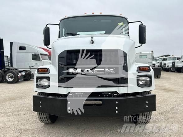 Mack MD6 Chassis