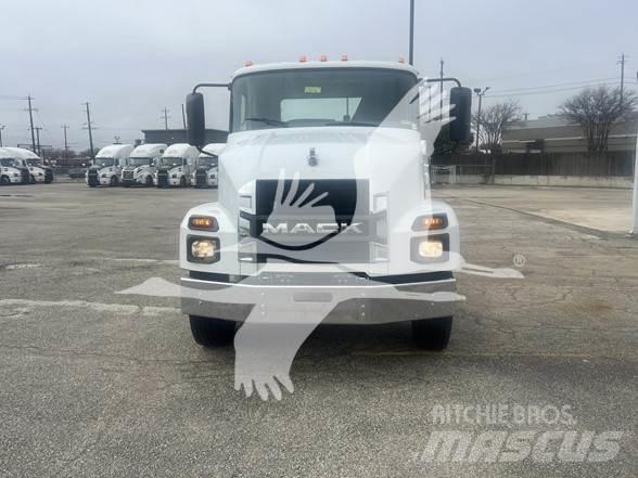 Mack MD6 Chassis