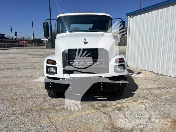 Mack MD6 Chassis