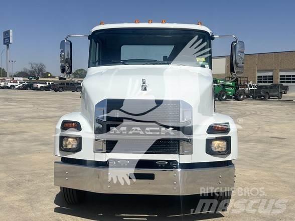 Mack MD6 Chassis