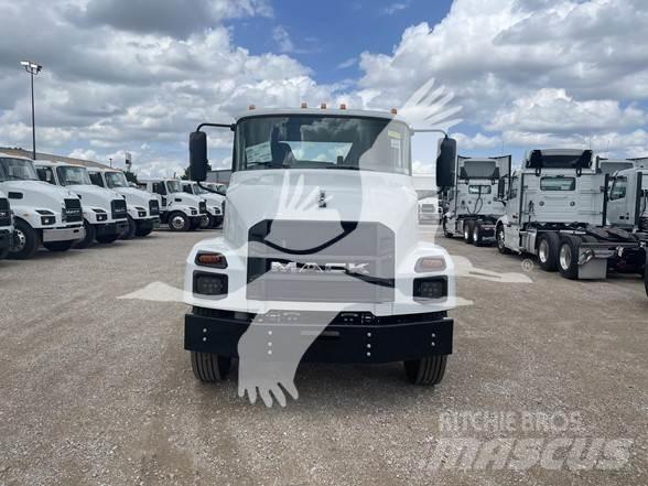 Mack MD6 Chassis