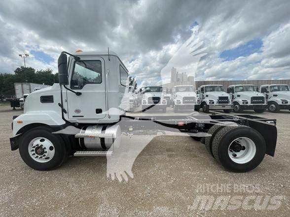 Mack MD6 Chassis