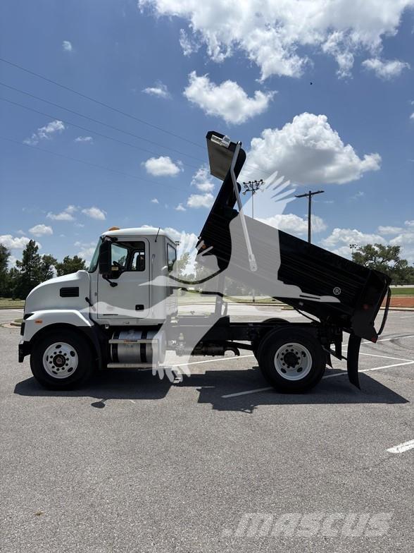 Mack MD6 Tippbil