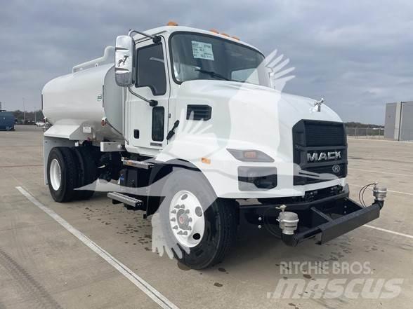Mack MD7 Tankbiler