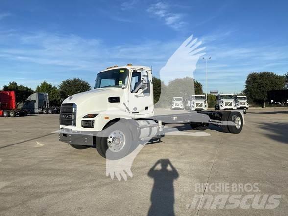 Mack MD7 Chassis