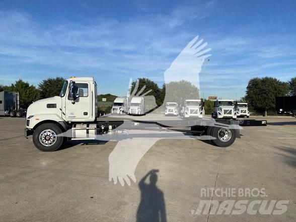 Mack MD7 Chassis