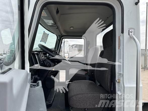 Mack MD7 Chassis