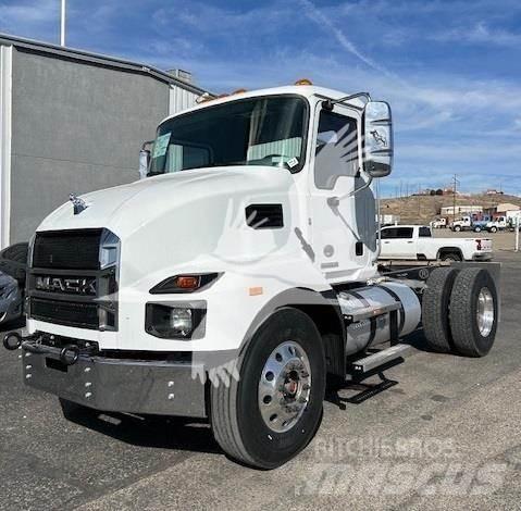 Mack MD7 Chassis