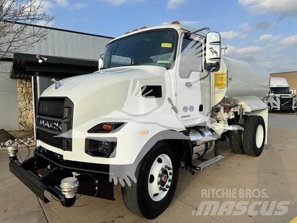 Mack MD7 Tankbiler