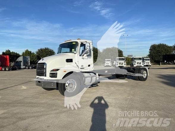 Mack MD7 Chassis