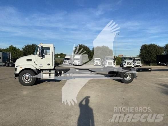 Mack MD7 Chassis