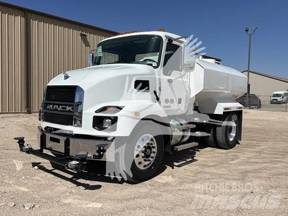 Mack MD7 Tankbiler