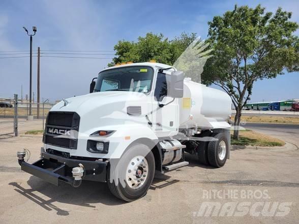 Mack MD7 Tankbiler