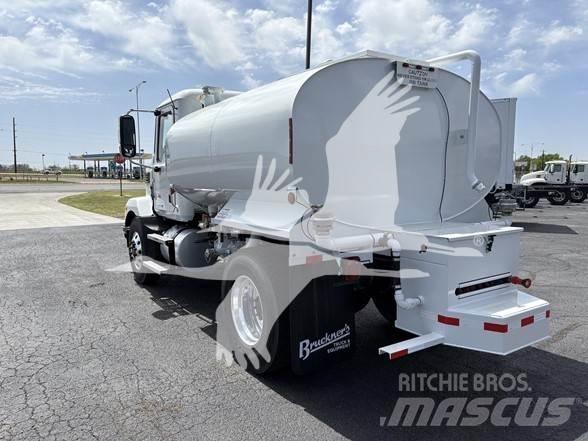 Mack MD7 Tankbiler
