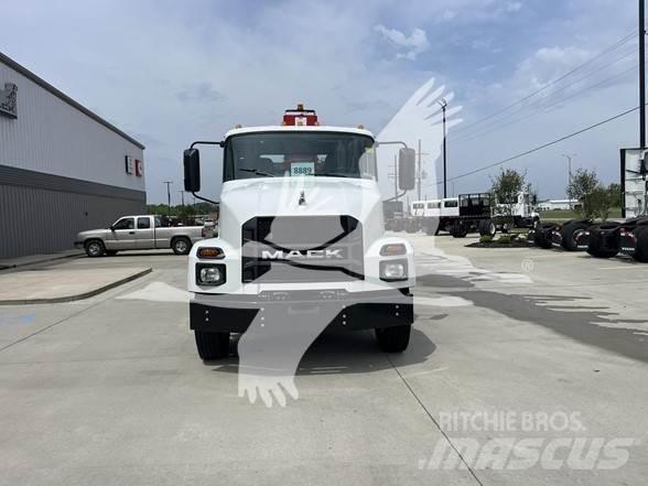 Mack MD7 Anlegg - Annet