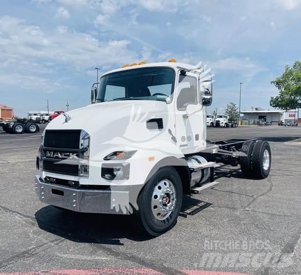 Mack MD7 Chassis
