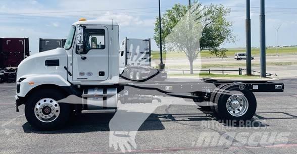 Mack MD7 Chassis