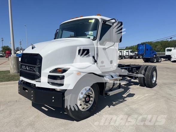Mack MD7 Chassis