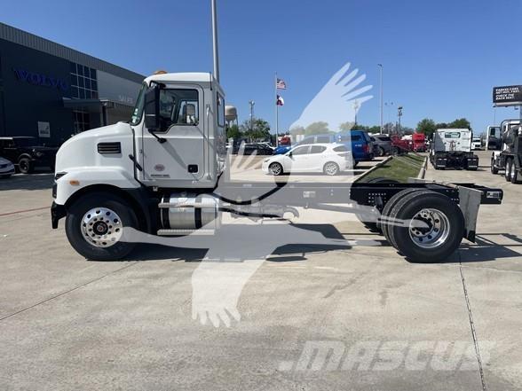 Mack MD7 Chassis