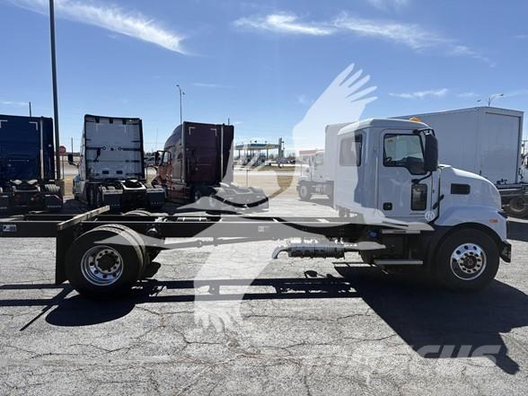 Mack MD7 Chassis