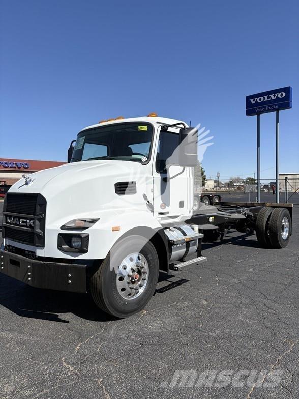 Mack MD7 Chassis