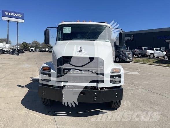 Mack MD7 Tippbil