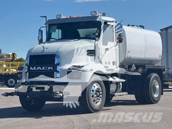 Mack MD7 Tankbiler