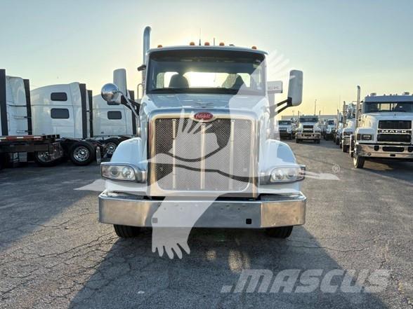 Peterbilt 567 Trekkvogner