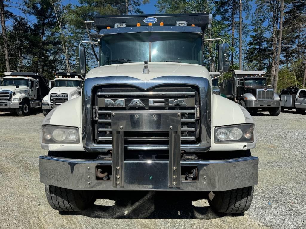 Mack GU713 Tippbil