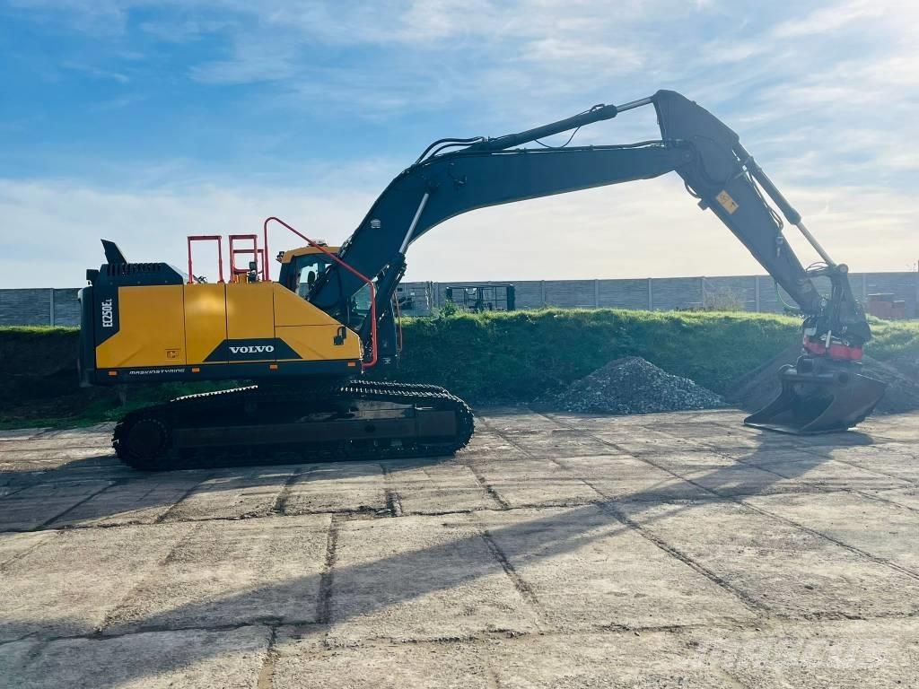 Volvo EC 250 EL Beltegraver