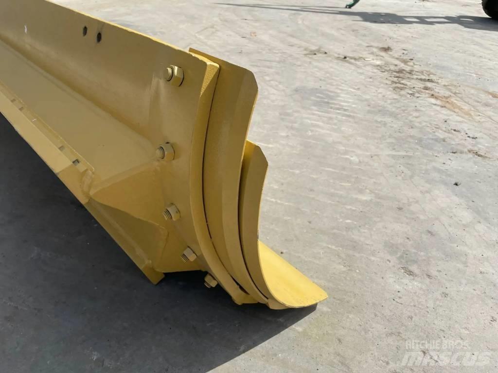 CAT 140K Moldboard Kniver