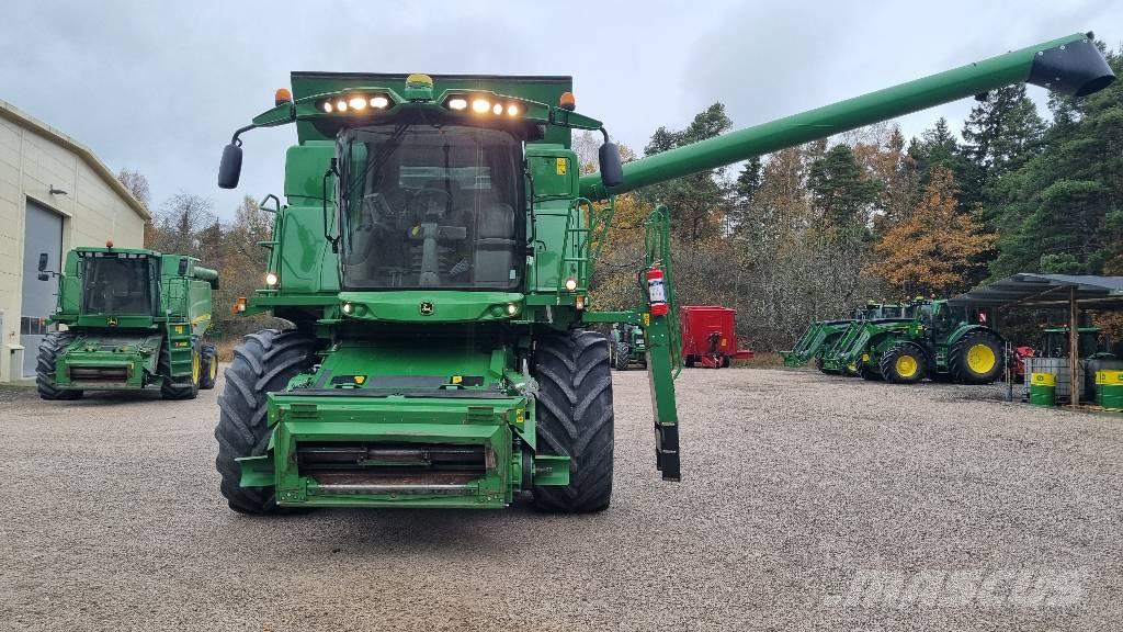 John Deere T 670 i Skurtreskere