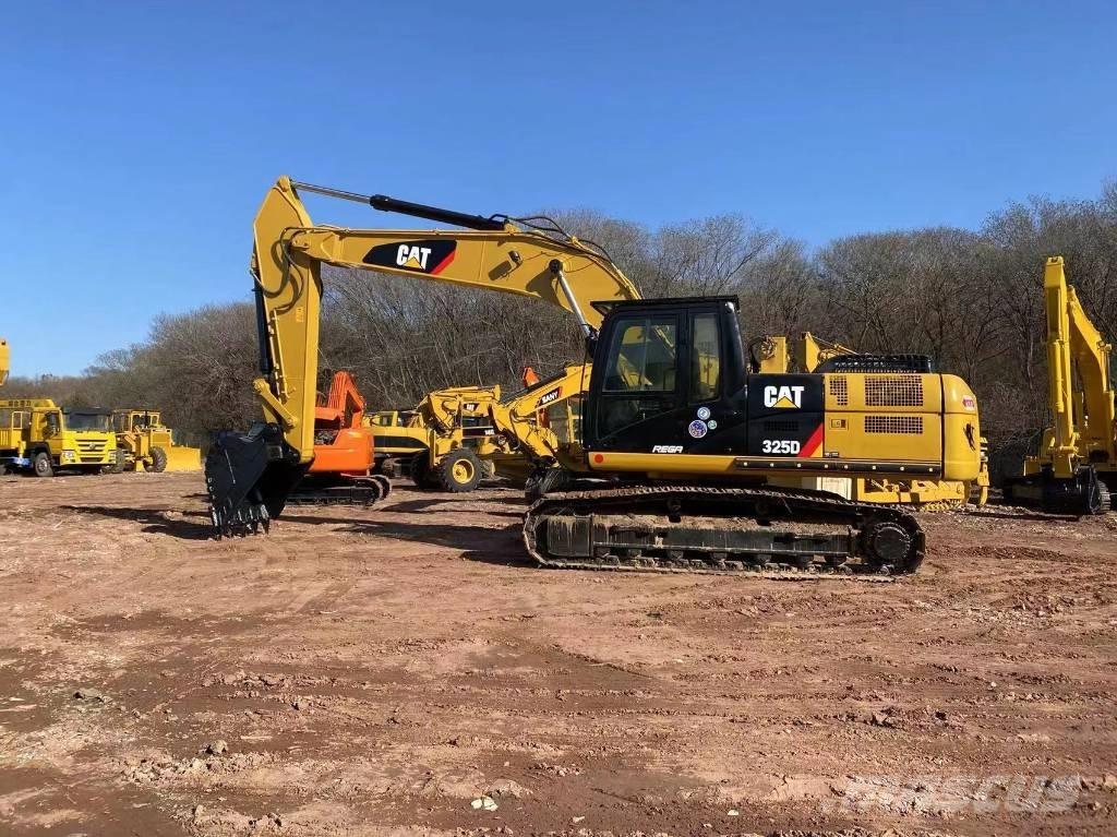 CAT 325 D Beltegraver
