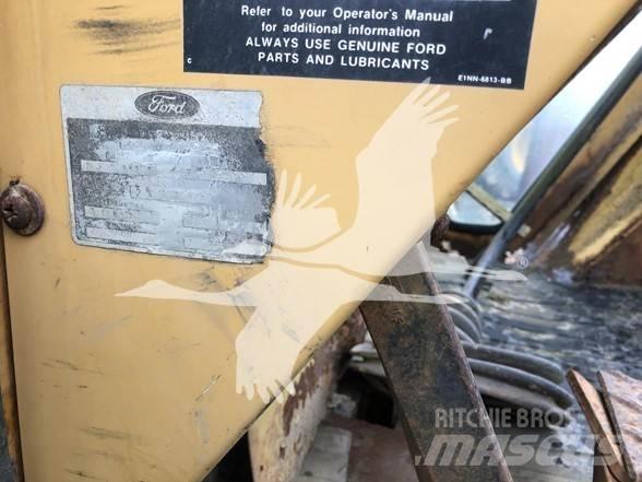 Ford 555B Traktorgravere