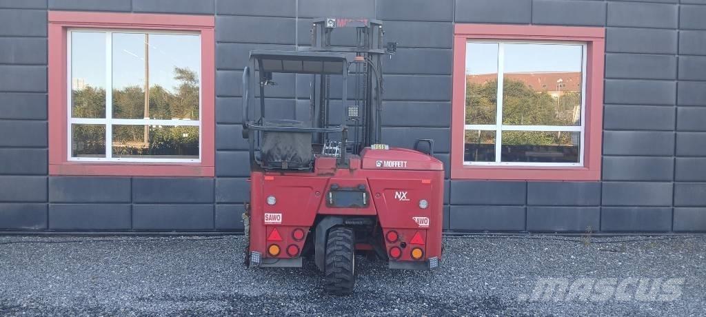 Moffett M5 25.3 NX Diesel Trucker