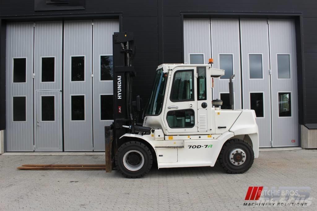 Hyundai 70 D-7 A Diesel Trucker