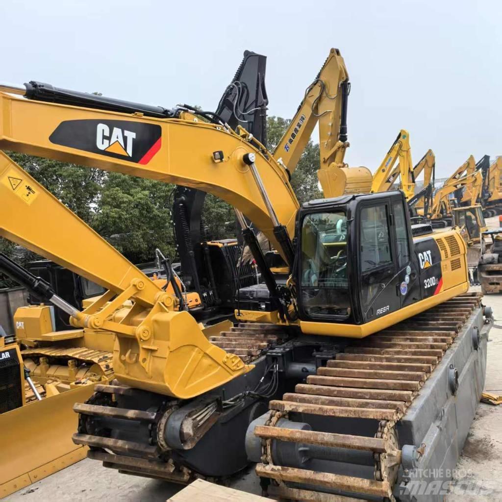 CAT 320 D Amfibiske Gravemaskiner
