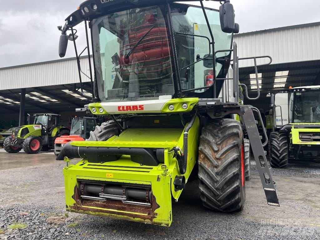 CLAAS Lexion 5400 Skurtreskere