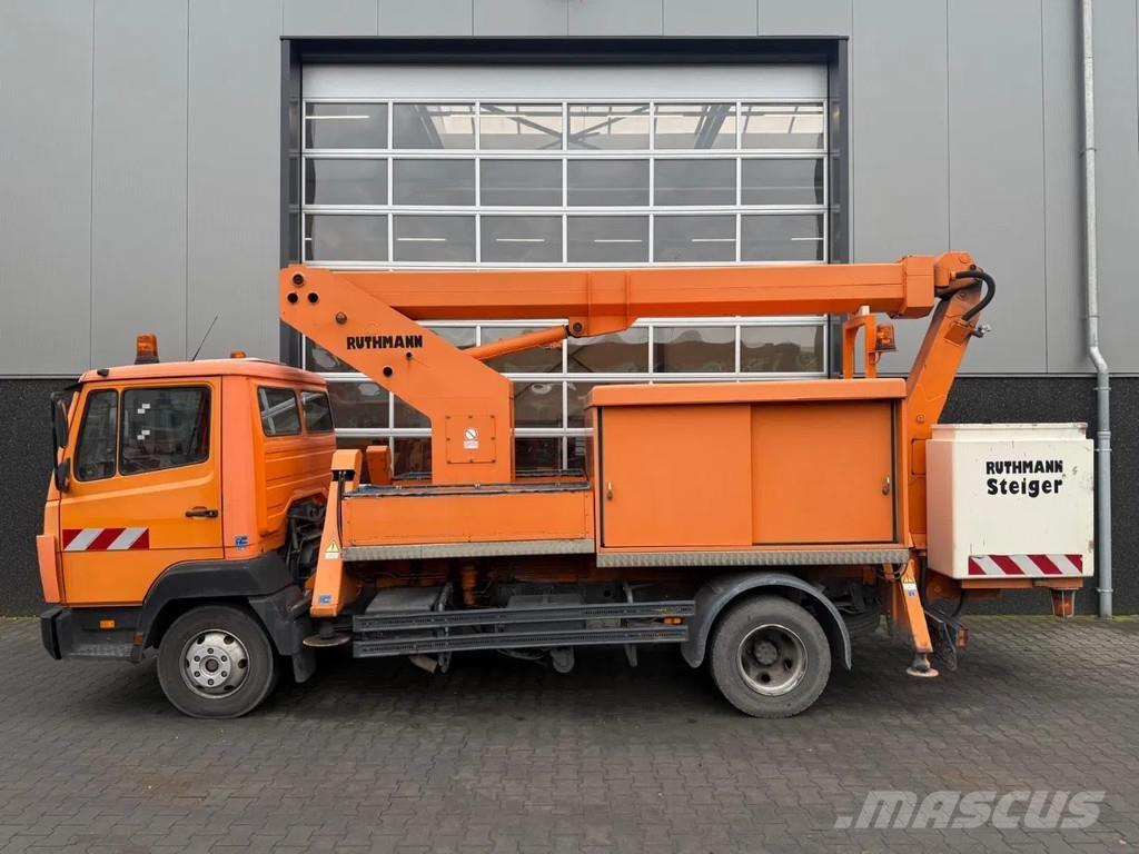 Mercedes-Benz 814 Bilmontert lift