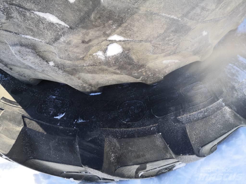 Pirelli 420/85R28 Dekk, hjul og felger