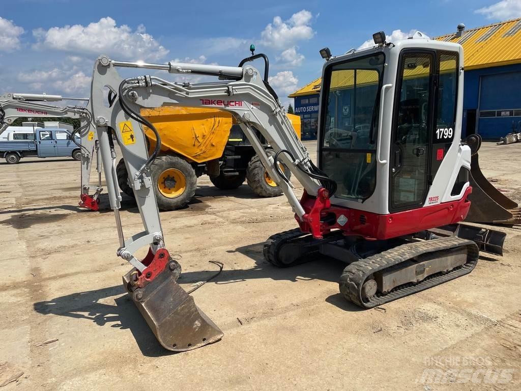 Takeuchi TB225 Minigravere <7t