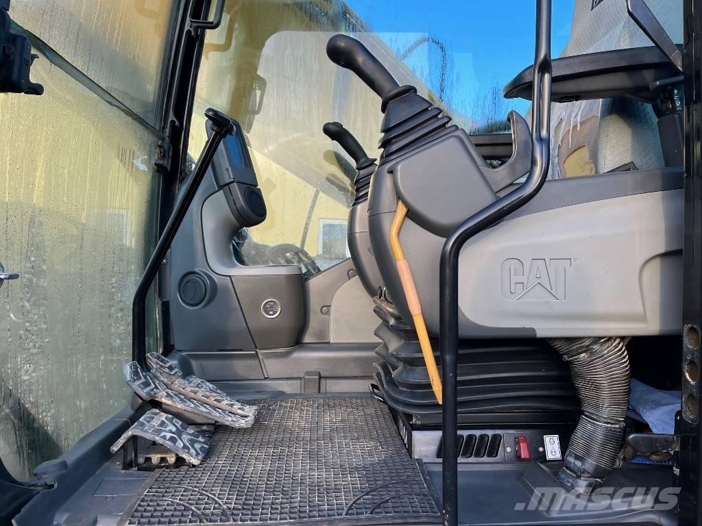 CAT 323 D L Beltegraver