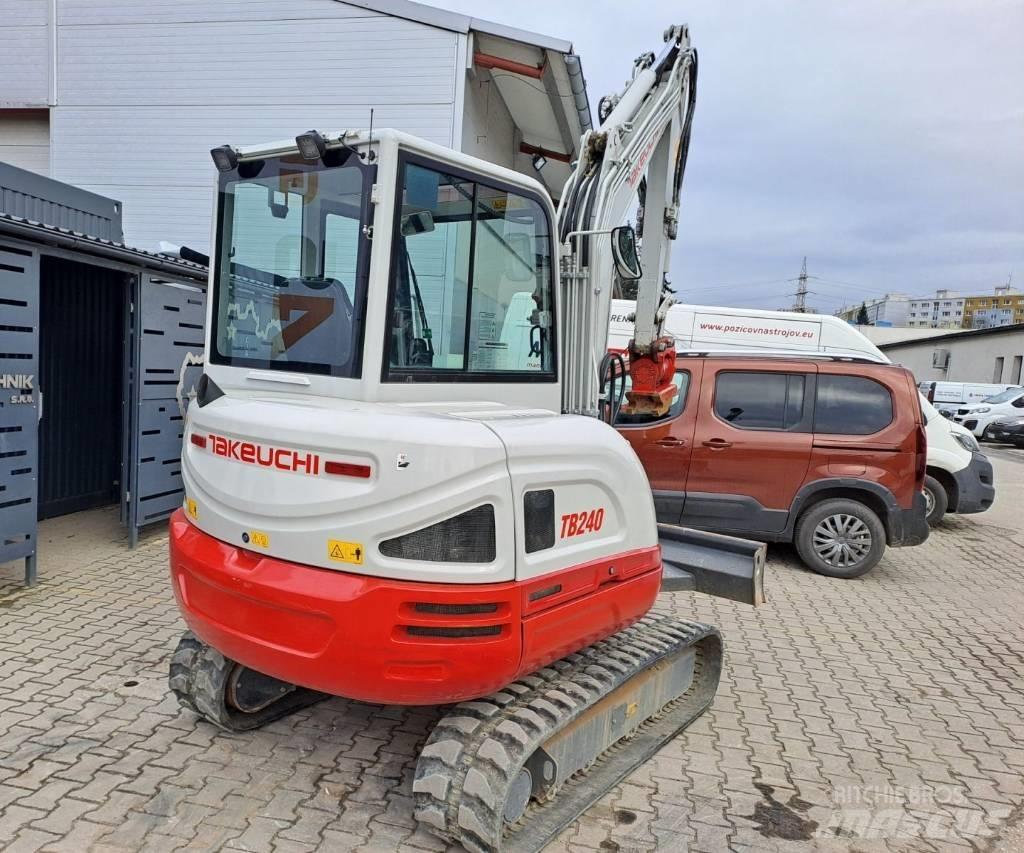Takeuchi TB 240 Minigravere <7t