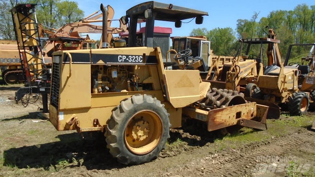 CAT CP 323 C Kombivalser