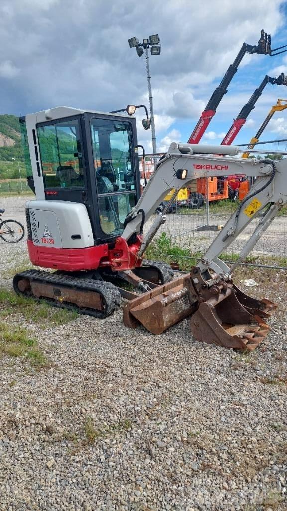 Takeuchi TB 23 R Minigravere <7t