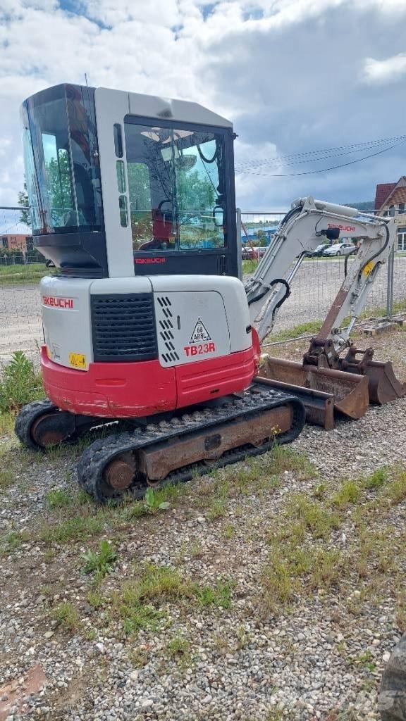 Takeuchi TB 23 R Minigravere <7t