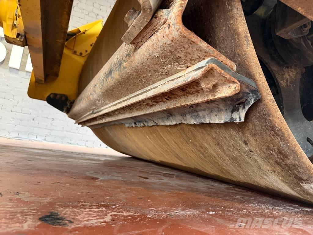 Bomag BW 211 D-4 Valsetog