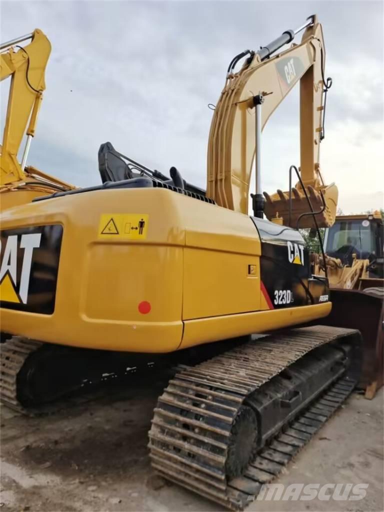 CAT 323 D Beltegraver