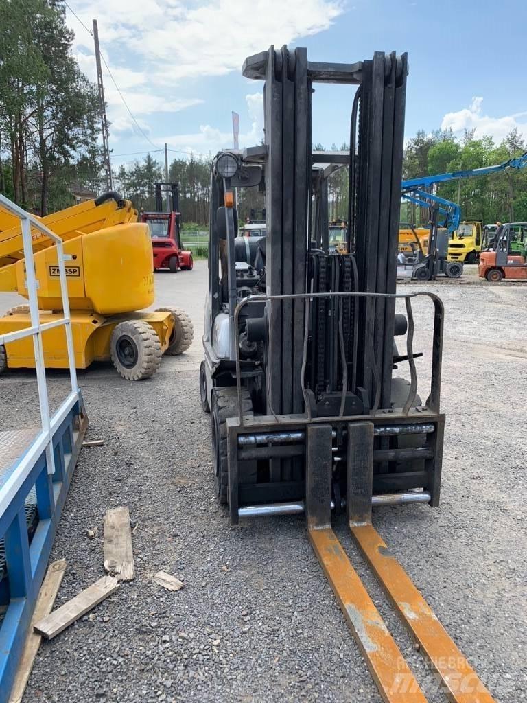 Nissan UG1D2A32LQ Propan trucker