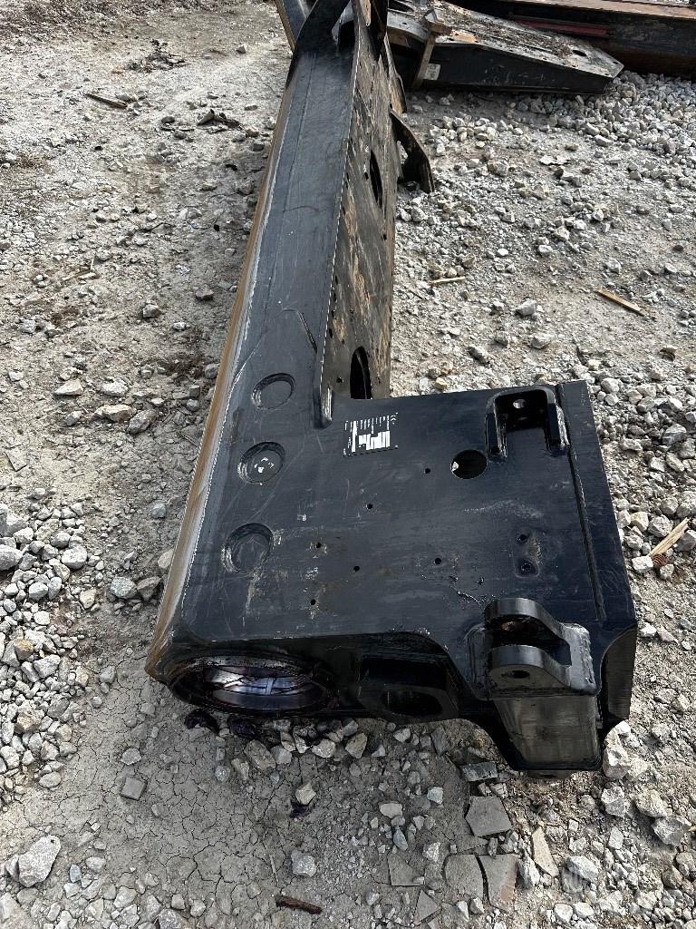 Komatsu 895 Chassis og understell
